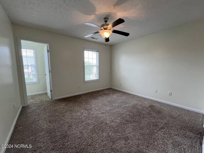 Building Photo - 411 Falls Cove