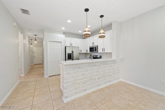 Building Photo - 21379 Bella Terra Blvd