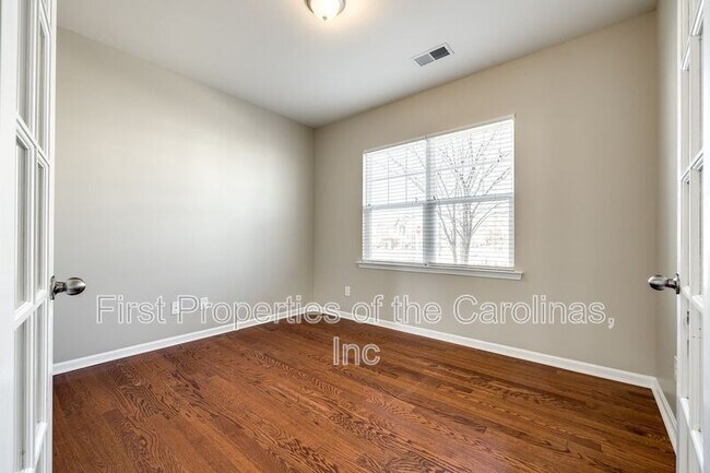 Building Photo - 3000 Sewee Ln