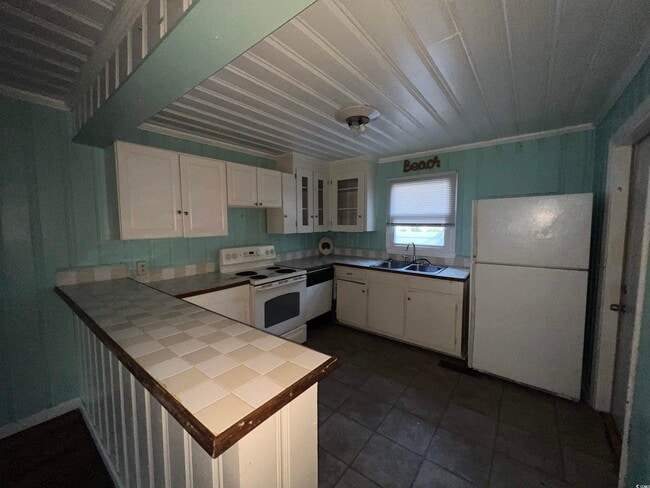 Building Photo - 203 56th Ave N