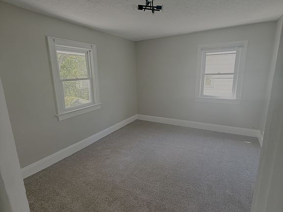 Building Photo - Ready ASAP