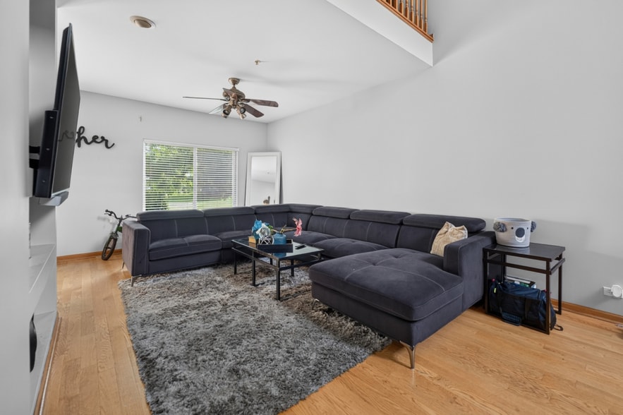 Building Photo - 949 Tanager Ct