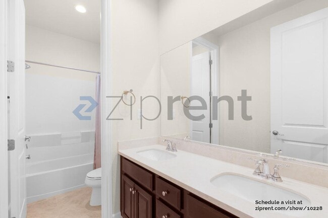 Building Photo - 941 Bracken Ct