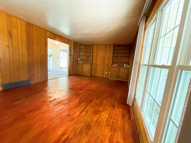 Building Photo - 309 Dorchester Rd