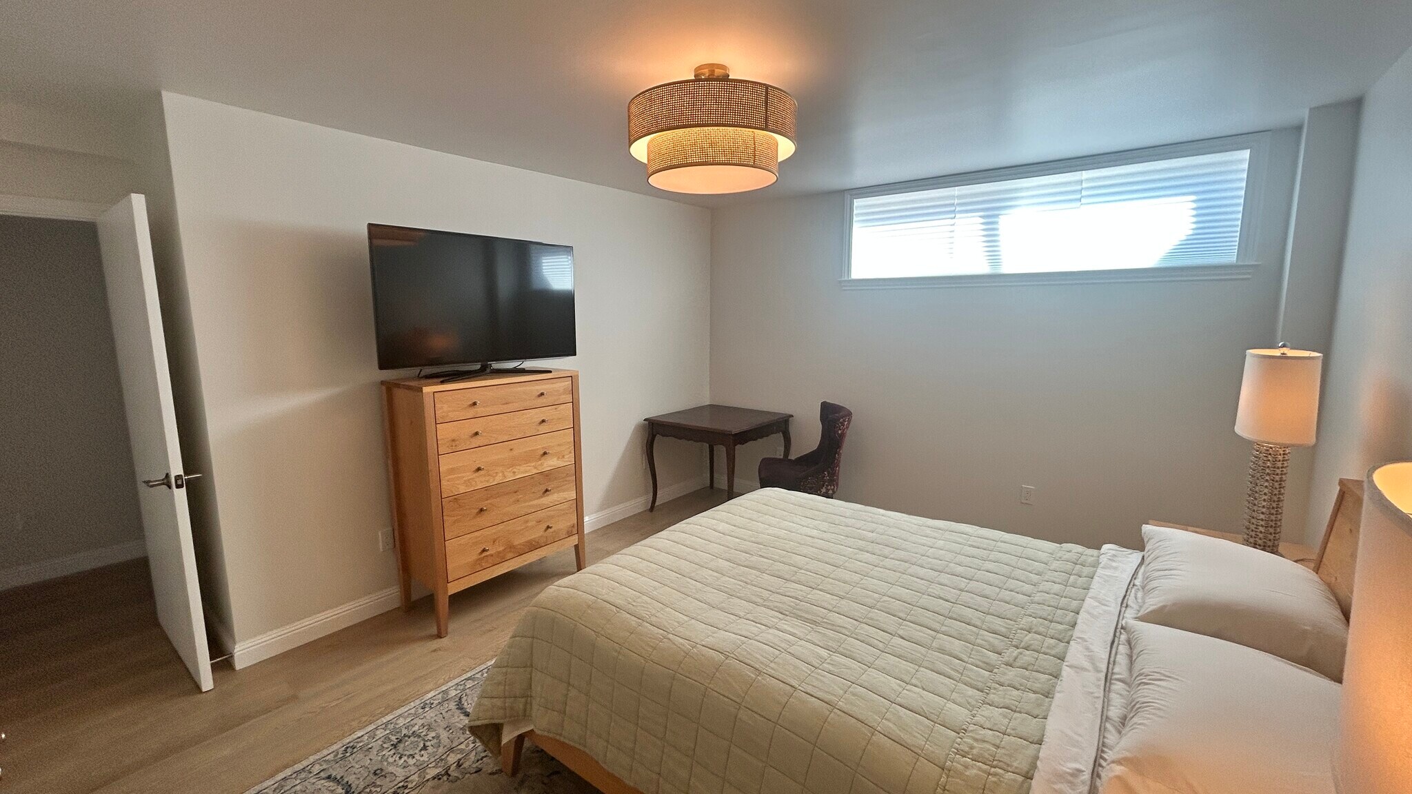 Building Photo - 220A Romain St