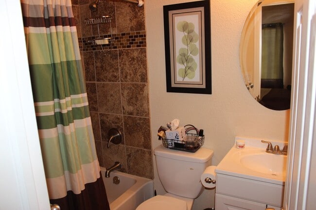 Building Photo - 3 BEDROOM HOME IN WIDEFIELD!!