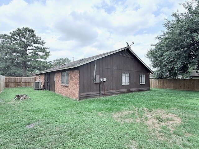 Building Photo - 5711 Longforest Dr