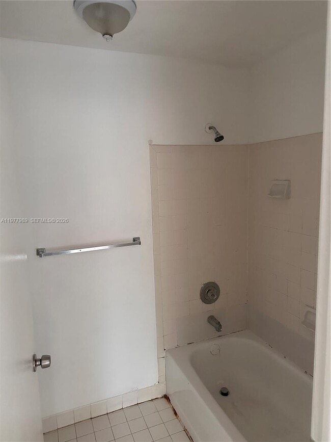 Building Photo - 9502 SW 140th Ct