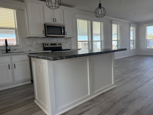 Building Photo - 485 Sandalwood Ln