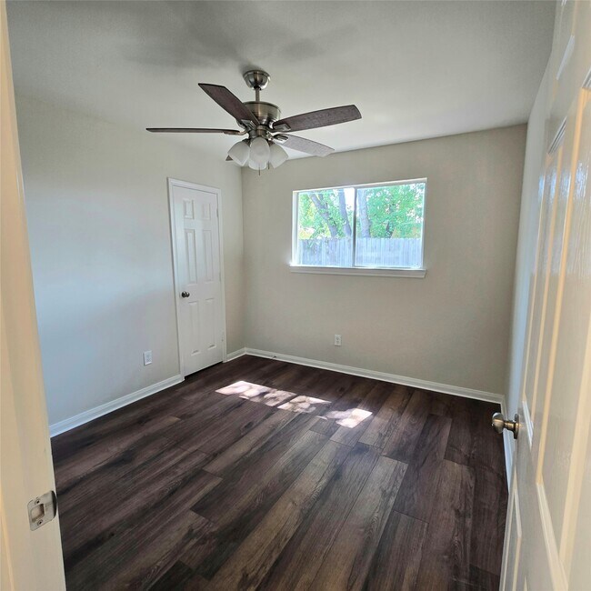 Building Photo - 3535 Upfield Dr