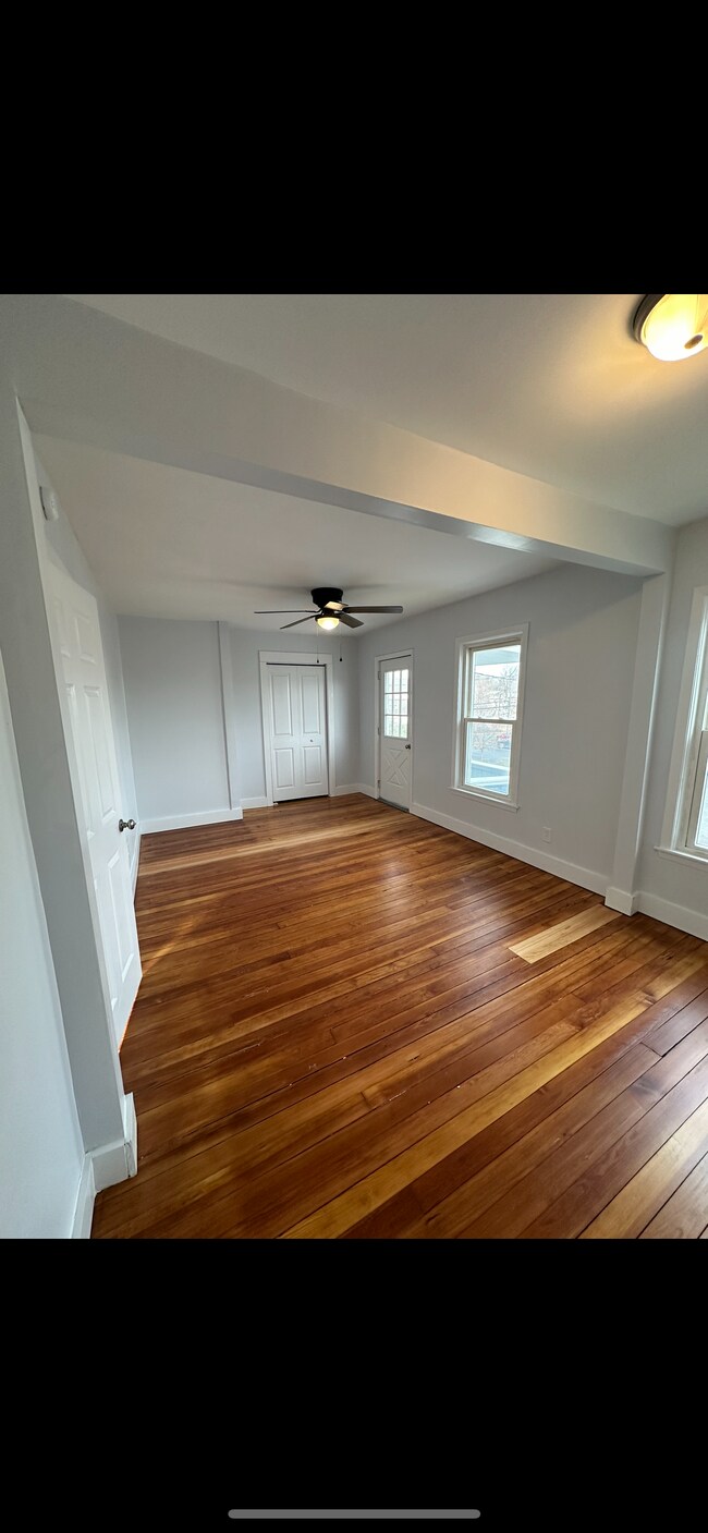 Building Photo - 19 Glen Ave