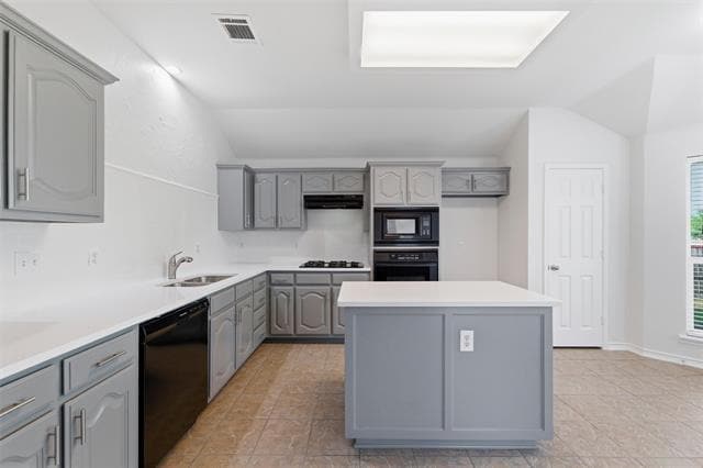 Building Photo - 1720 Avonlea Dr