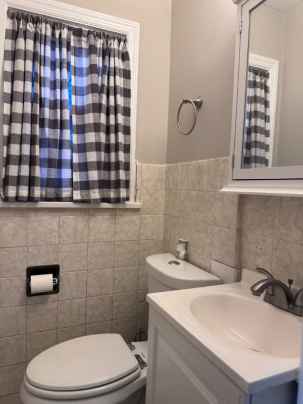 Building Photo - 1480 Brentwood Terrace