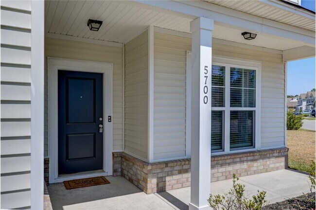 Building Photo - 5700 Redgum Dr
