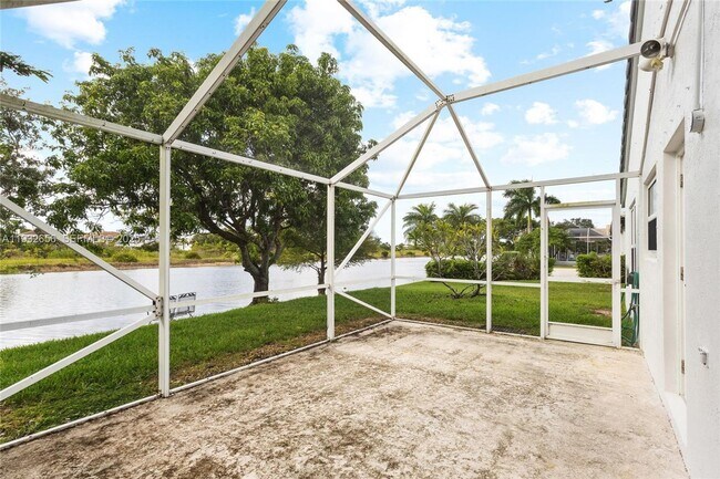 Building Photo - 1050 SW 164th Ave