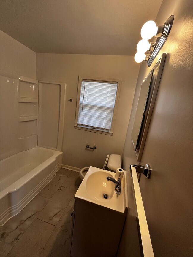 Building Photo - Spacious 3 Bedroom With A Basement