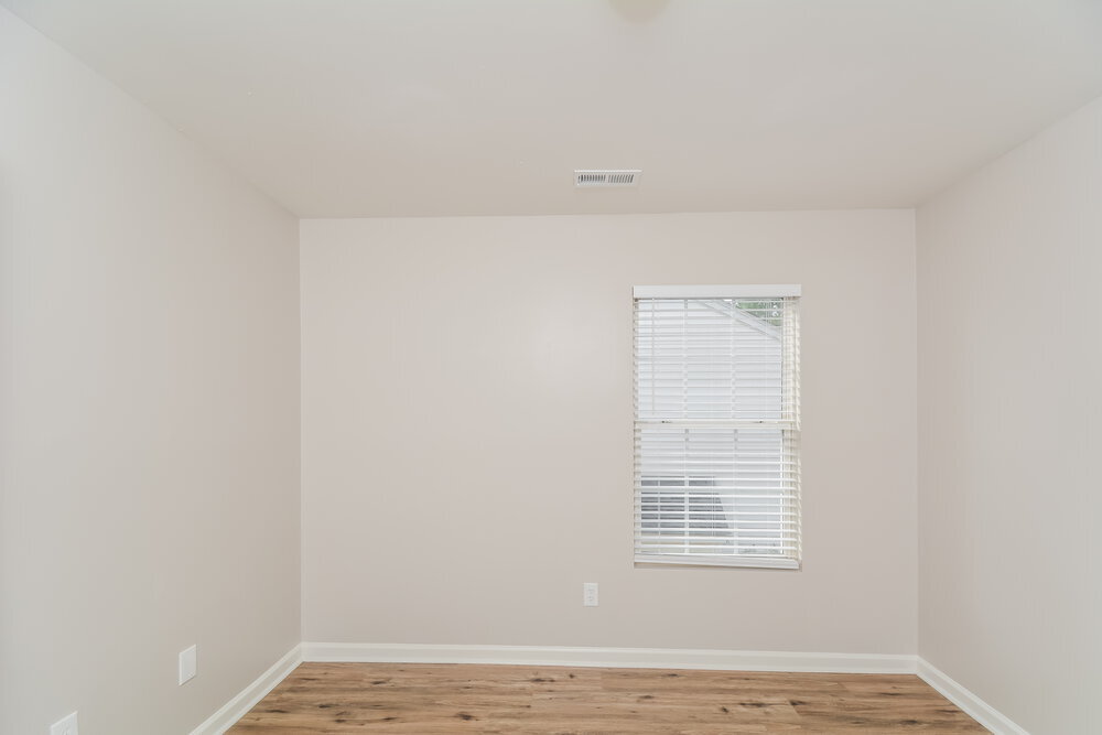 Building Photo - 5215 Little Sandy Dr
