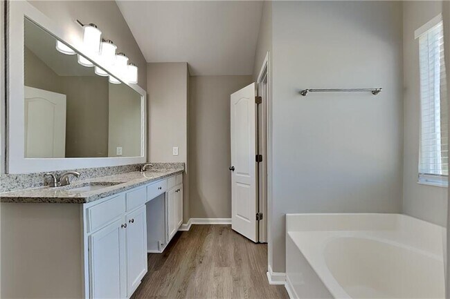 Building Photo - 4444 Sequoia Park Trail SW