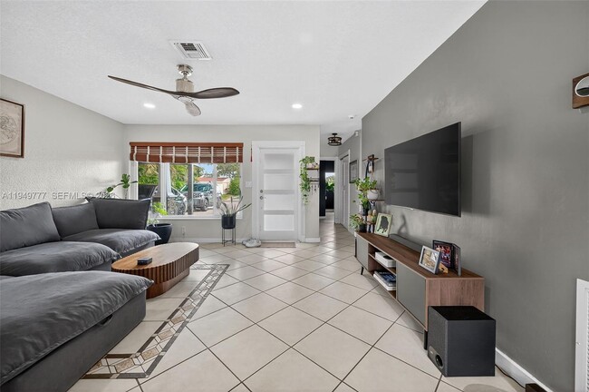 Building Photo - 6640 Douglas St