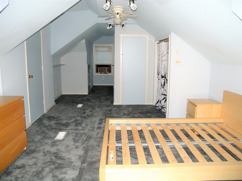 Room upstairs (comes unfurnished) - 5138 9th St N