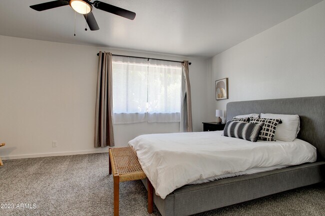 Building Photo - 1201 E Northview Ave