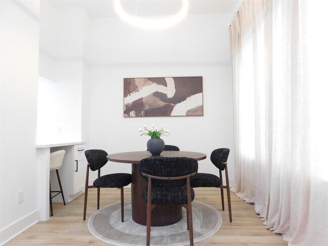 Building Photo - 3460 Bremond St