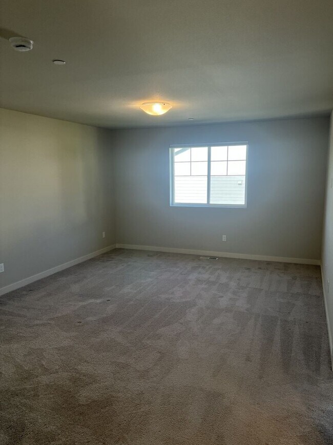 Building Photo - Beautiful Beaverton 4 Bedroom Home with Open Floor Plan, Deck & Upstairs Bonus Room