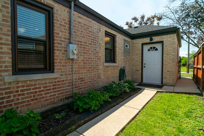 Building Photo - 2537 Willow St