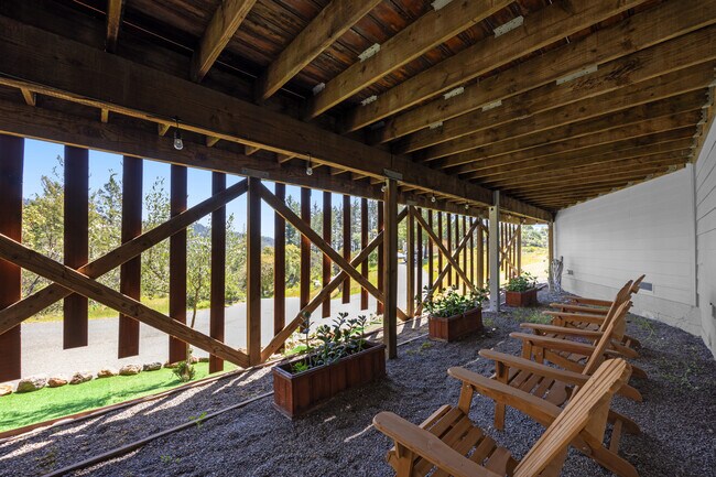 Building Photo - 323 Bodmer Ln