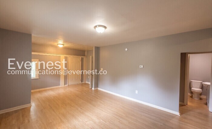 Building Photo - 630 77th St S
