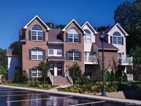Building Photo - 11 Pinnacle Dr