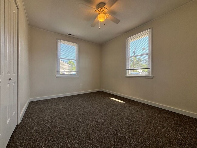 Building Photo - Duplex on Davis