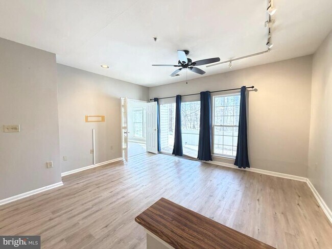 Building Photo - 5004 Stone Shop Cir