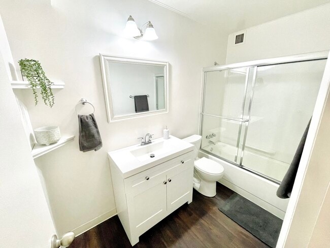 Highlander Suite Bath - Highland Tower