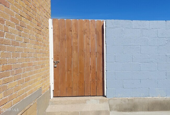 Building Photo - 3609 Jefferson Ave