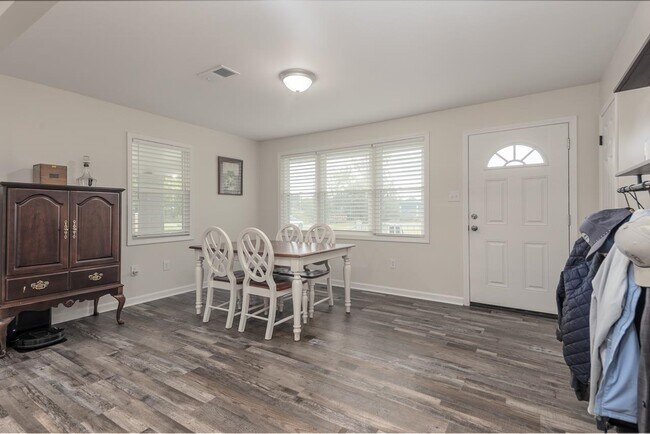 Building Photo - 65 Cleer Ave