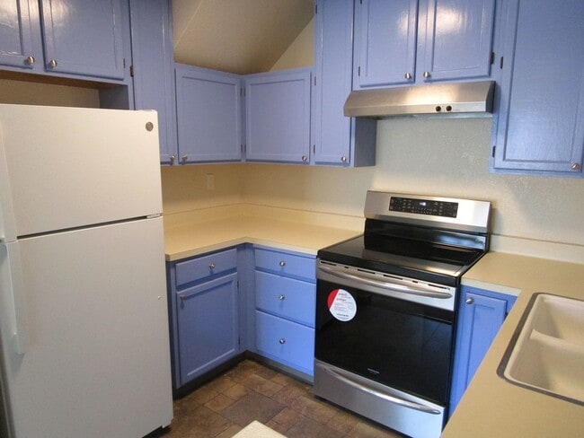 Building Photo - 151 Glenwood