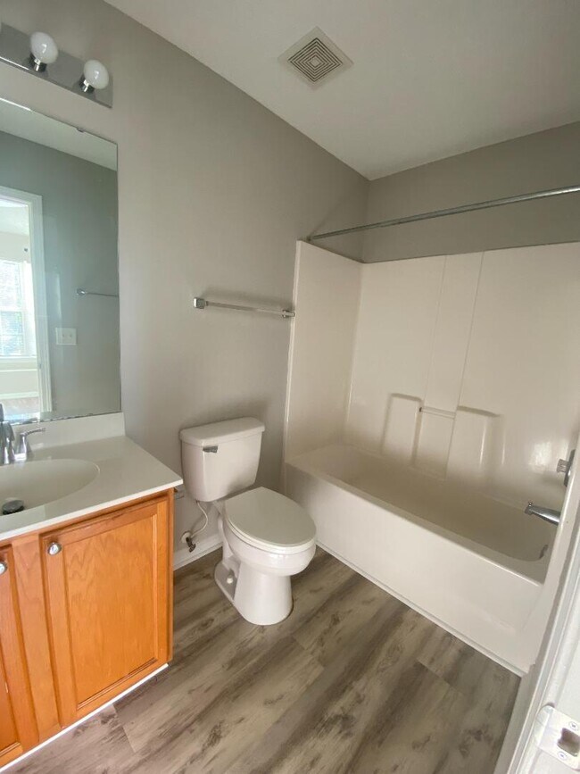 Building Photo - 257 Seabert Rd