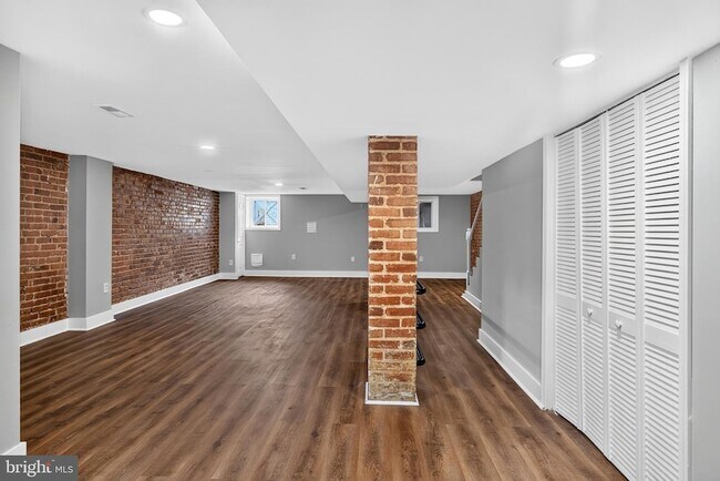 Building Photo - 3015 13th St NW