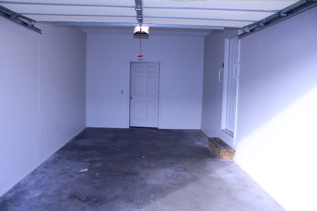 Building Photo - 1500 Fair Park Cir