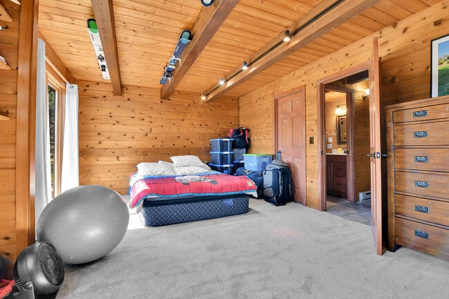 Building Photo - 30666 Sun Creek Dr