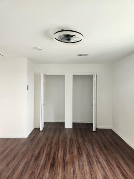 Building Photo - 3713 Bergen Turnpike