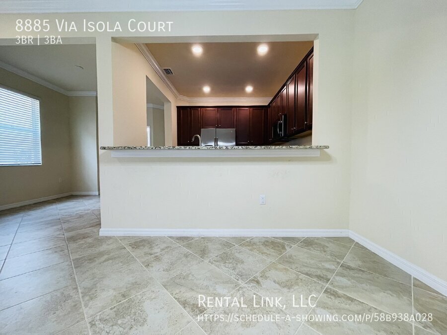 Building Photo - 8885 Via Isola Court