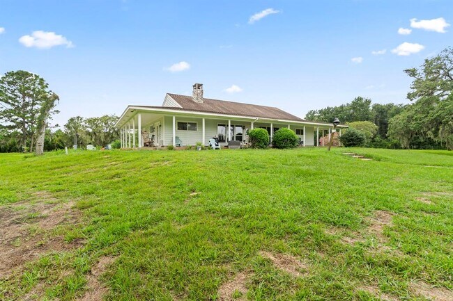 Building Photo - 890 Sally Lake Rd