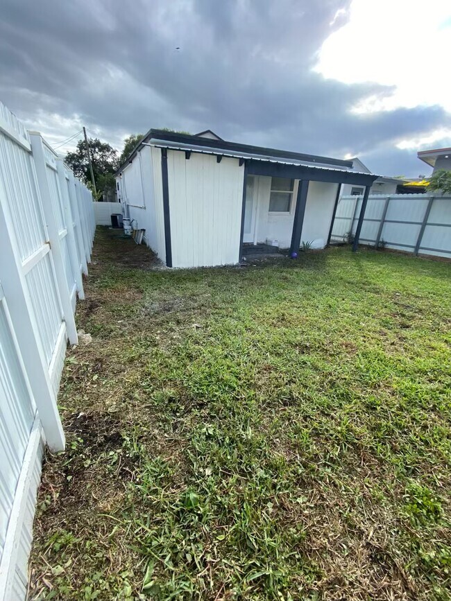 Building Photo - 2987 NW 44th St