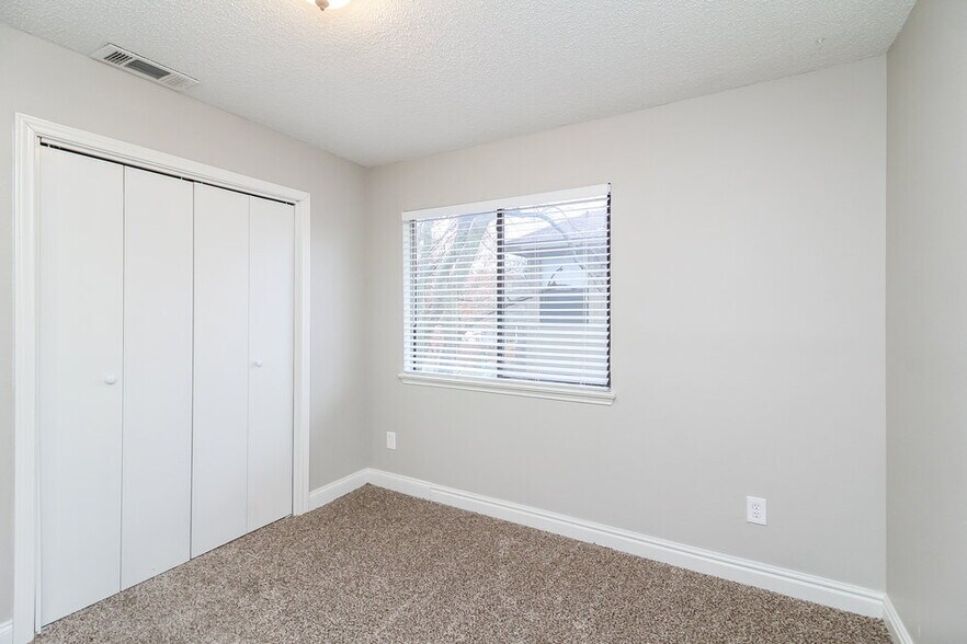 Building Photo - 802 Wyndham Pl