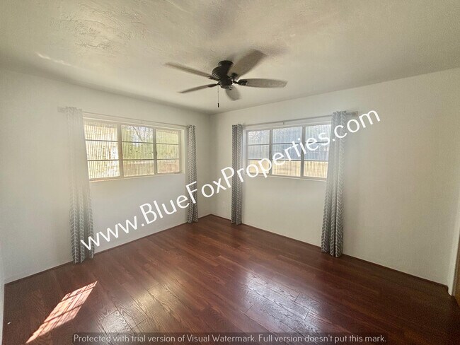 Building Photo - 3137 E Linden St
