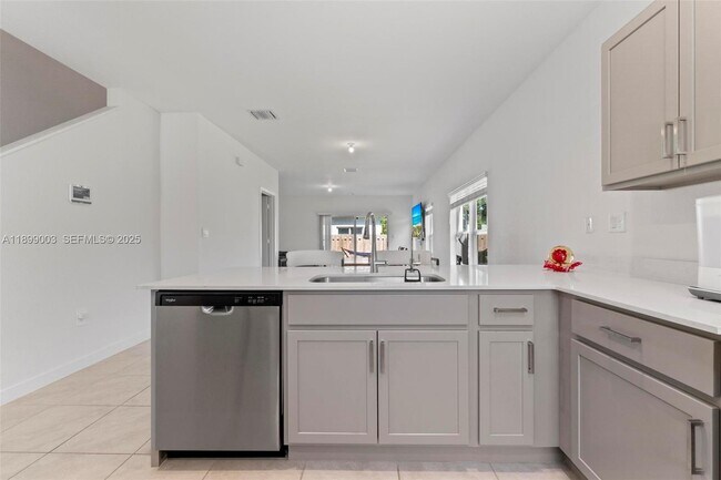 Building Photo - 377 NE 1st Ave