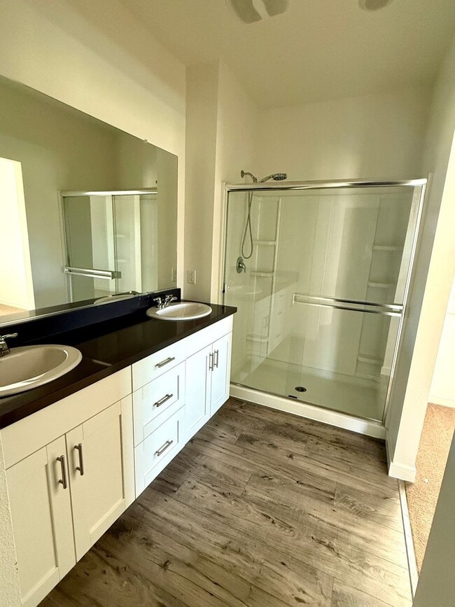 Building Photo - Beautiful 3 bedroom 2 bath w/Pool available in Orland!