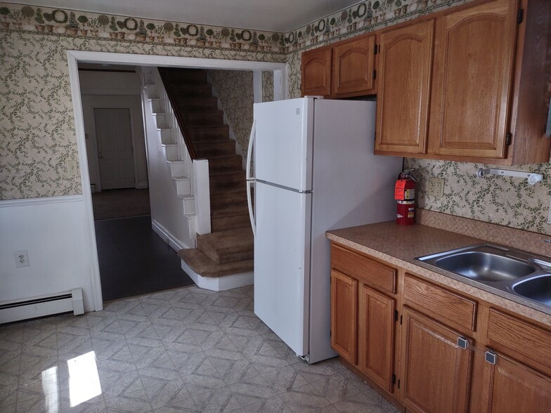 Building Photo - 118 S 17th St